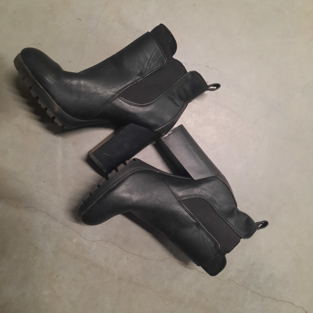 Ankle booties